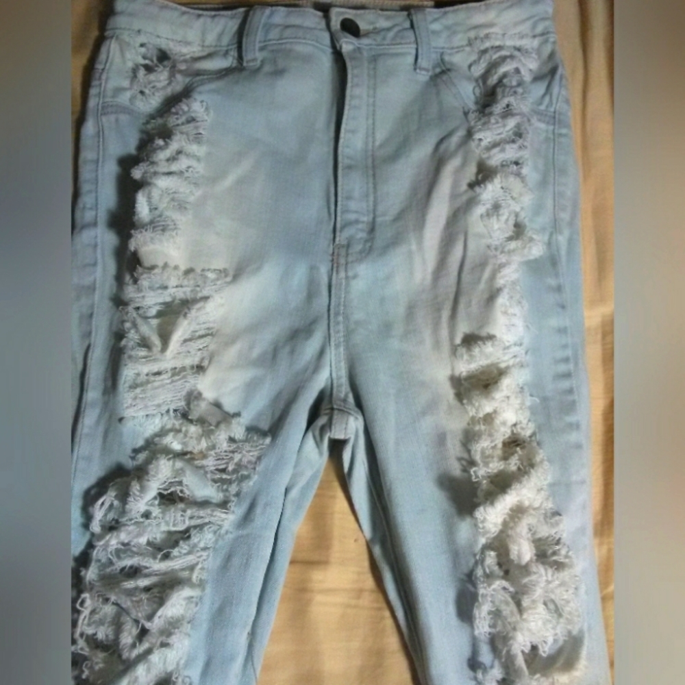 BNWT SZ. 13 JEANS BY FASHION NOVA THESE ARE CRAZY AMAZING...WAIT TO SEE THEM ON!